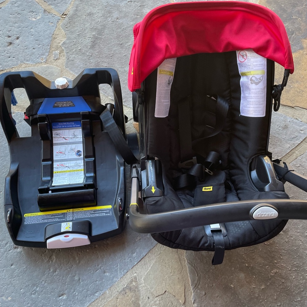 Doona Infant Car Seat/Stroller with Base